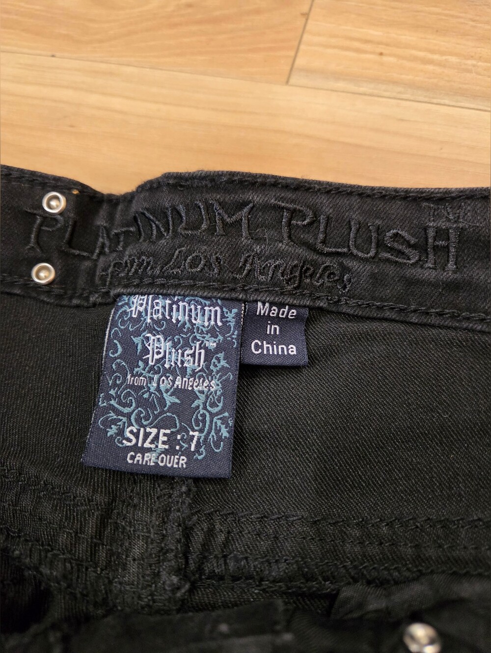 NWT - Black Lace-Up Wide Leg Jeans with Side Grommet Detailing - Picture 7 of 10